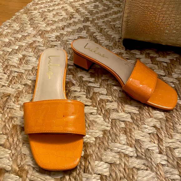 Lulu’s Orange Croc Block Heel Sandals - Picture 5 of 8